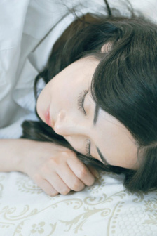 皇帝误判用刑后甘愿受罚小说